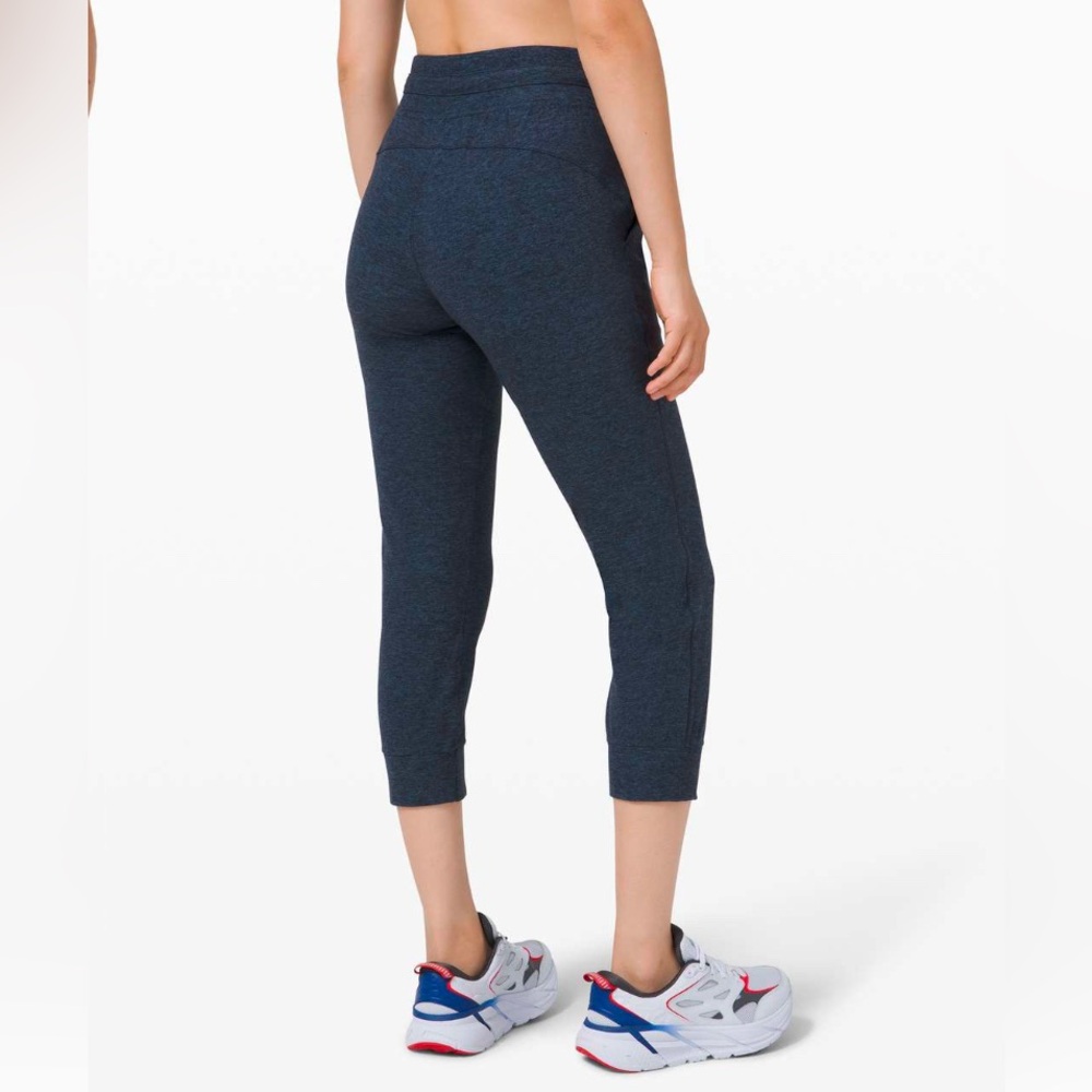Lululemon Ready to Rulu Jogger Crop- size 6 - Picture 2 of 8